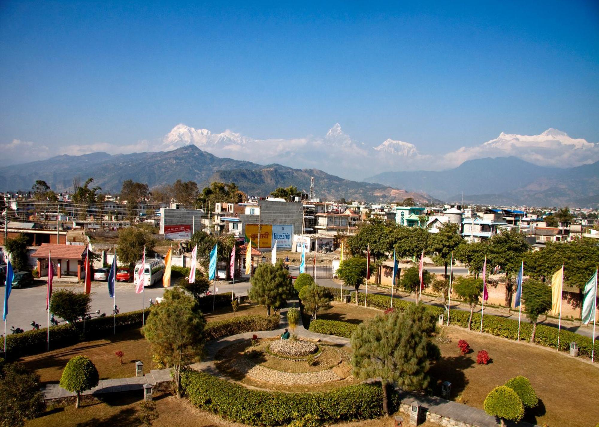Hotel Pokhara Grande Esterno foto