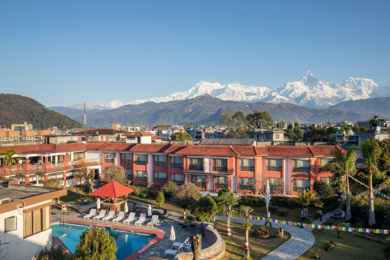 Hotel Pokhara Grande Esterno foto