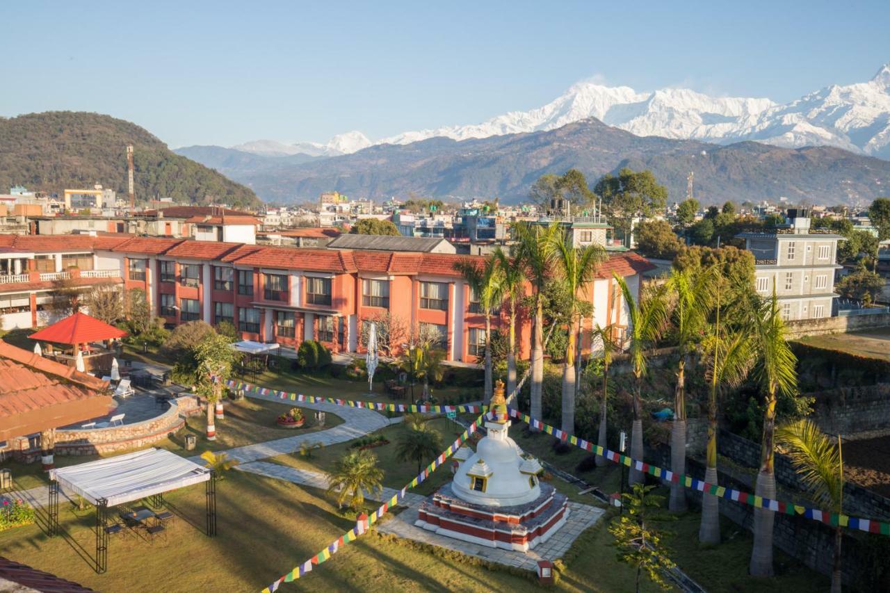 Hotel Pokhara Grande Esterno foto